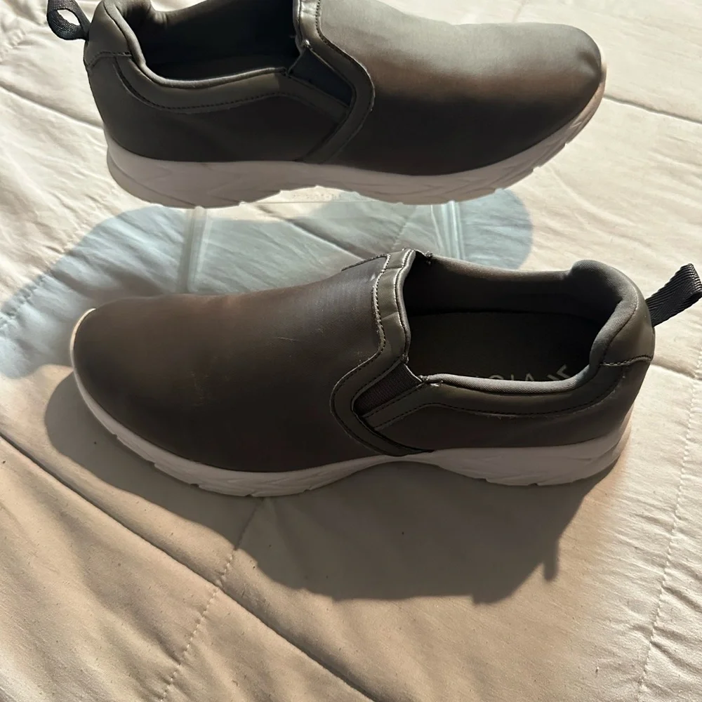 Vionic Gray Men's Slip-On Loafers